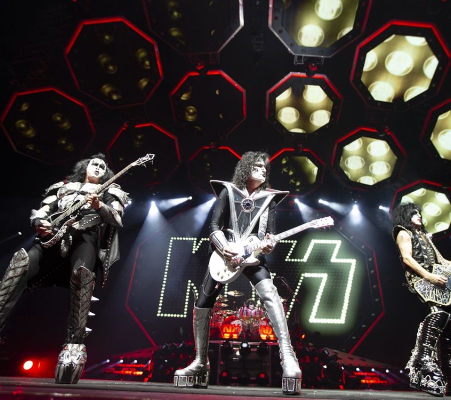 KISS – official clip and fan filmed videos from the Bell Centre, Montreal, Canada march 19, 2019