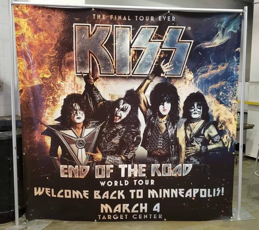 KISS – official video clips from some recent shows on the END OF THE ROAD Tour