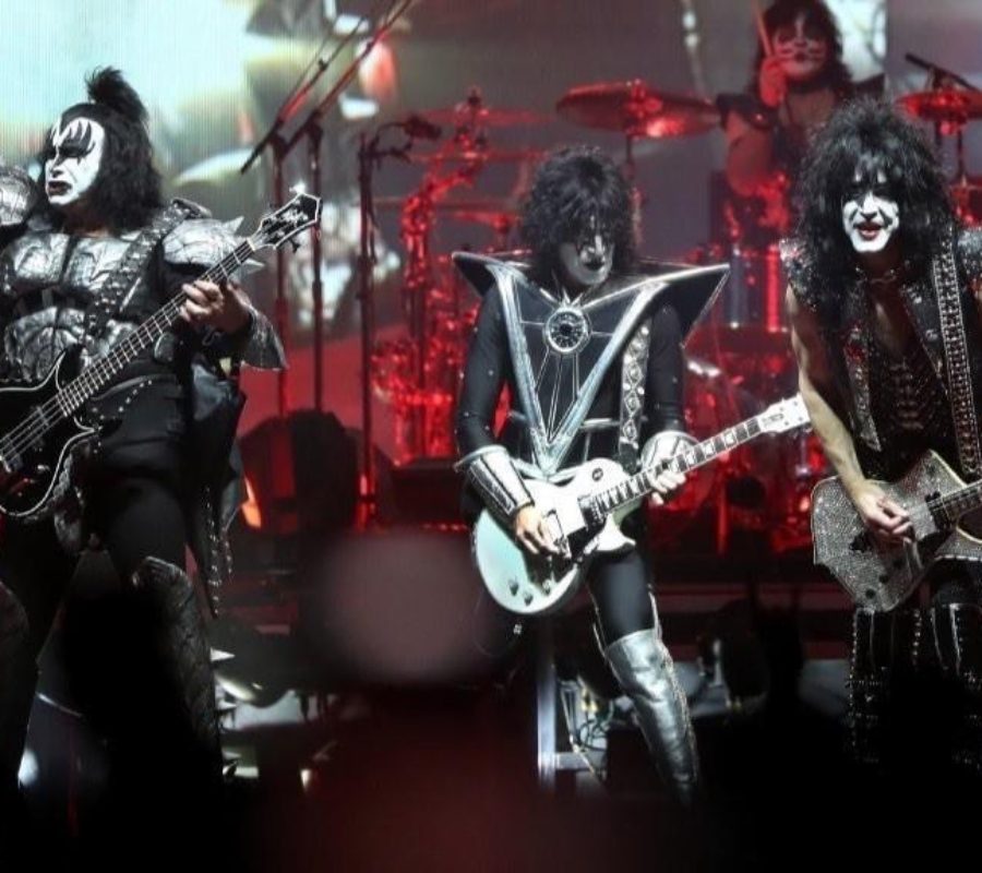 KISS – fan filmed videos from Chicago, IL 3/2/19