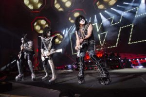 KISS – official clip & fan filmed videos (FULL SHOW!!) from the Ruoff Home Mortgage Music Center in Noblesville, IN on August 31, 2019 #kiss #endoftheroad