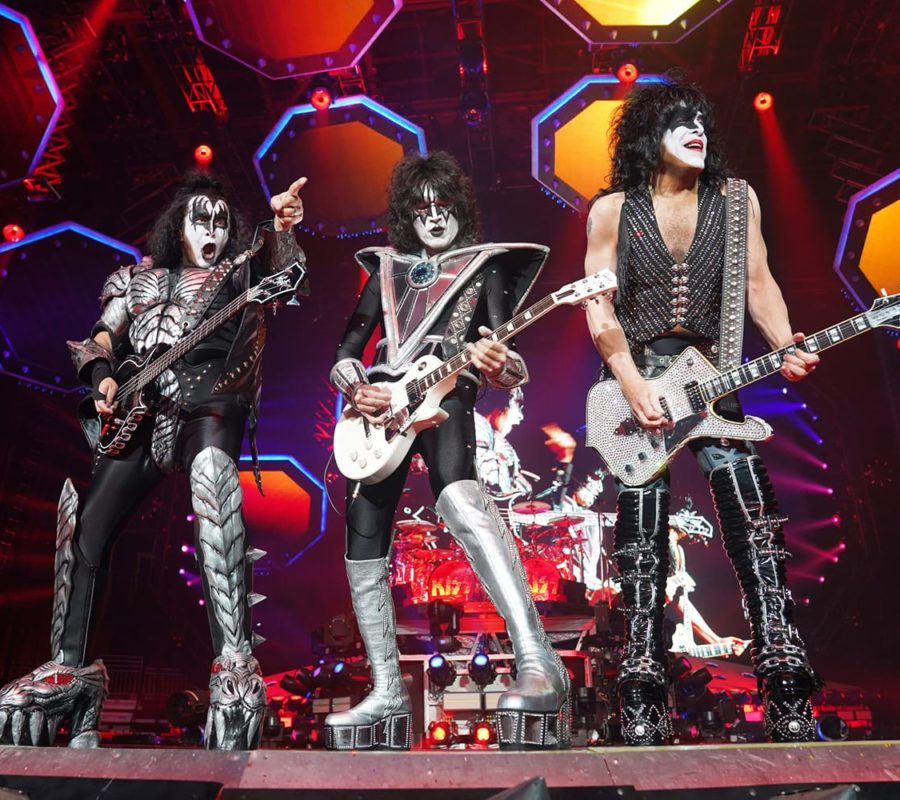 KISS – official clip & fan filmed videos from The Don Haskins Center in El Paso, TX on march 9, 2020 #kiss #EndOfTheRoad #TheEndIsNear
