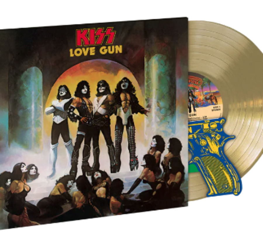 KISS – Announce the “LOVE GUN” 45th Anniversary Collection + fan filmed videos from some recent shows #KISS #EndOfTheRoadTour