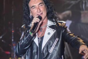 ROBIN McAULEY (Power Rock Vocalist) –  Releases New Video  “Feel Like Hell” – New Album “Alive” Out February 17, 2023 via Frontiers Music srl #RobinMcAuley