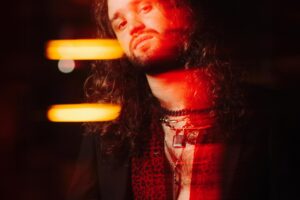 DAN BYRNE (Hard Rock – UK) – Releases “She’s The Devil” Official Lyric Video – Taken from the album “This Is Where The Show Begins” due out on May 22, 2026 via Frontiers Music srl #DanByrne #hardrock